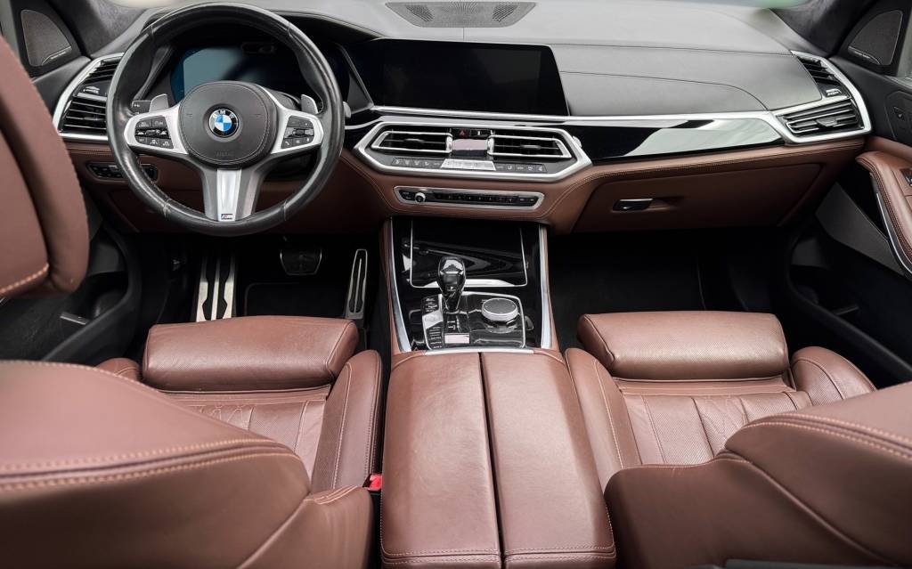 BMW X5 xDrive///M50i - 10