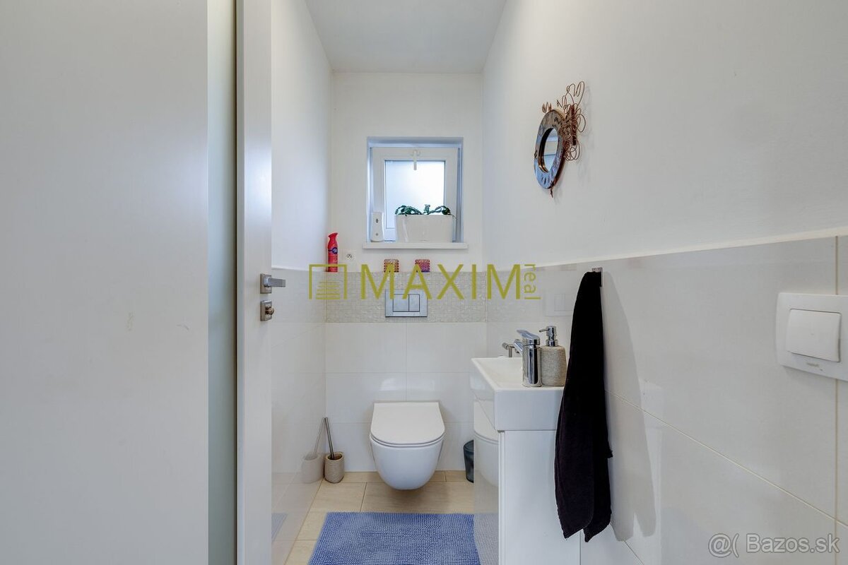 Elegantná novostavba 4,5-izbového domu v tichej časti Malaci - 10