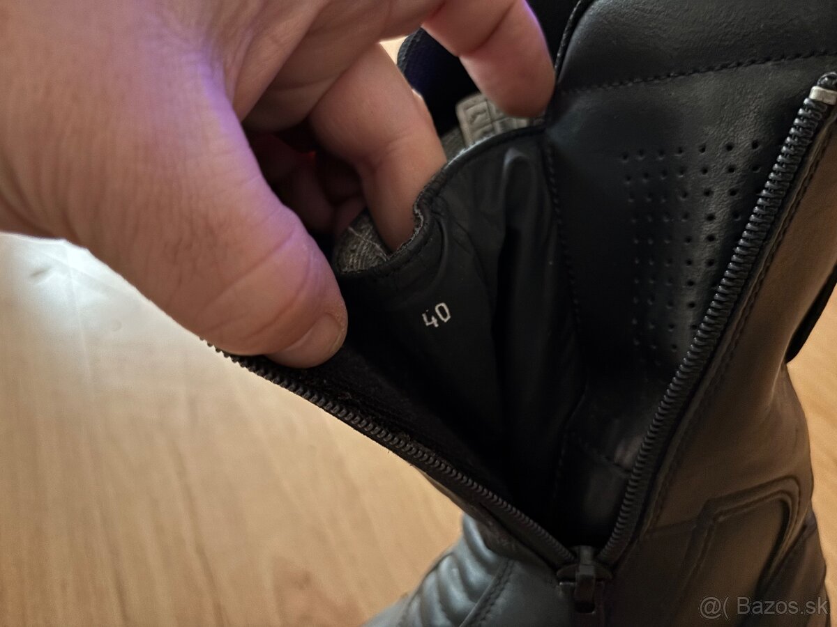 Nolan,Schuberth,Shoei - 10