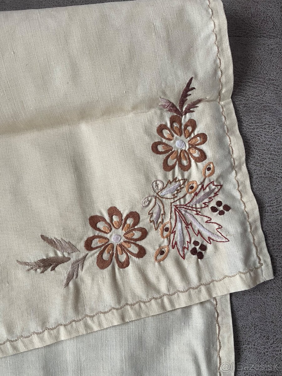 Retro vyšívaný behúň - 10