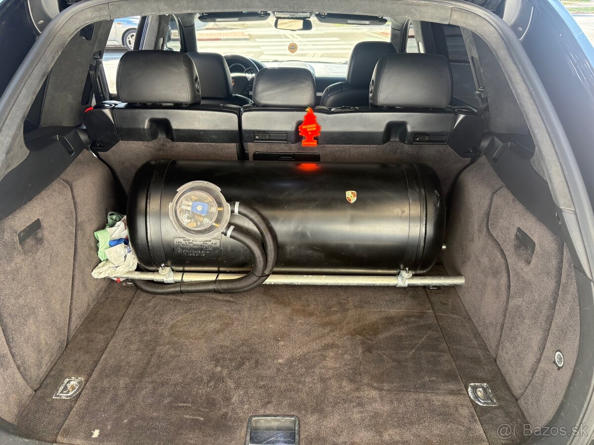 Porsche Cayenne - 10
