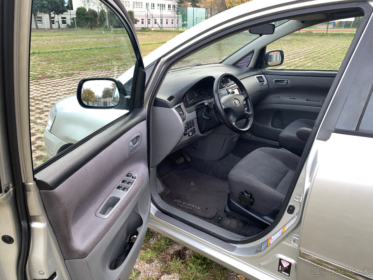 Toyota Avensis Verso 2.0 vvti Benzín+LPG - 10