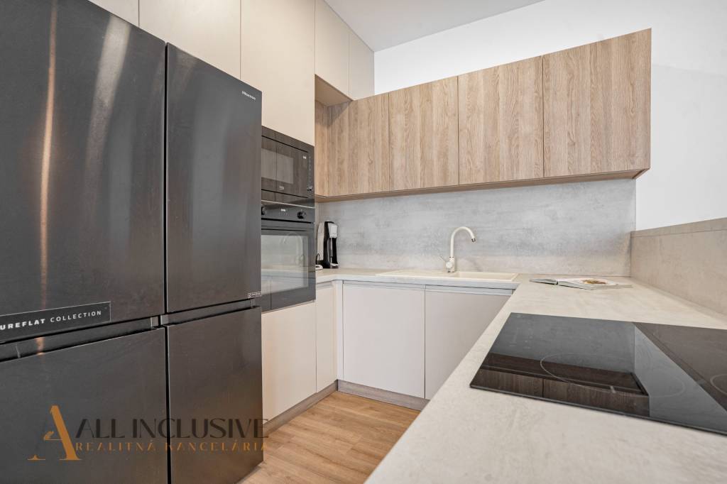 ALL INCLUSIVE | NA PREDAJ 4-IZBOVÝ RD (ČASŤ DVOJDOMU), VEĽKÉ - 10