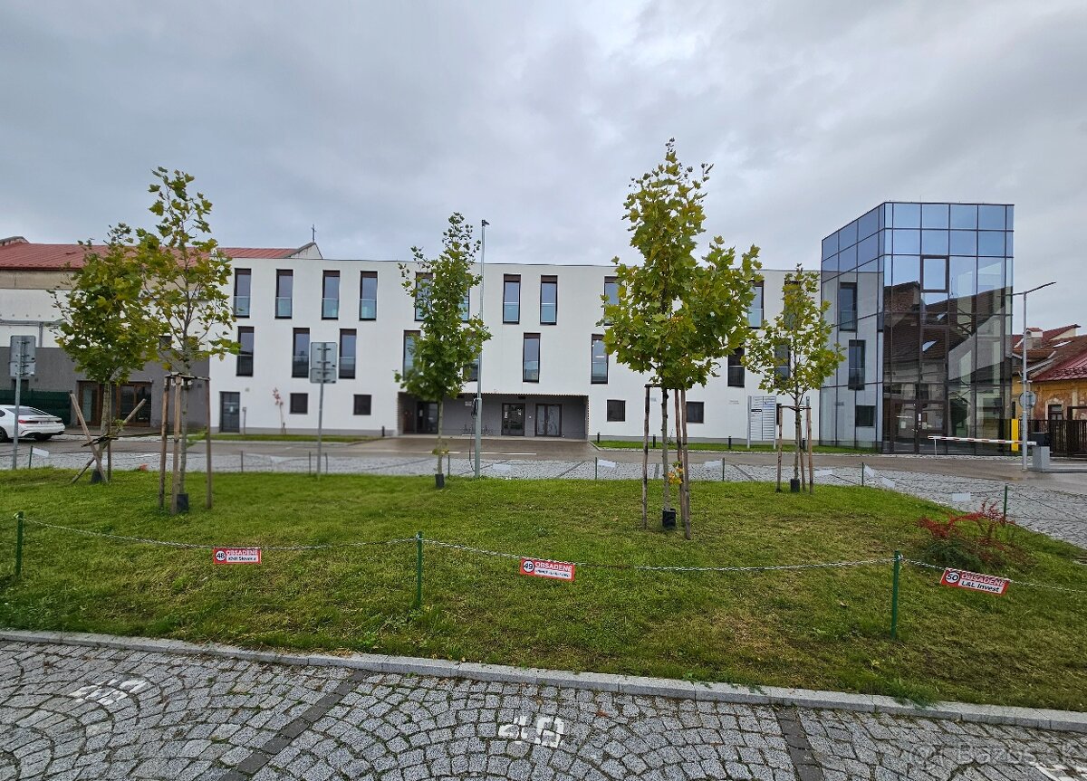 Kancelárske a obchodné priestory, Dominikánske námestie, KE - 10