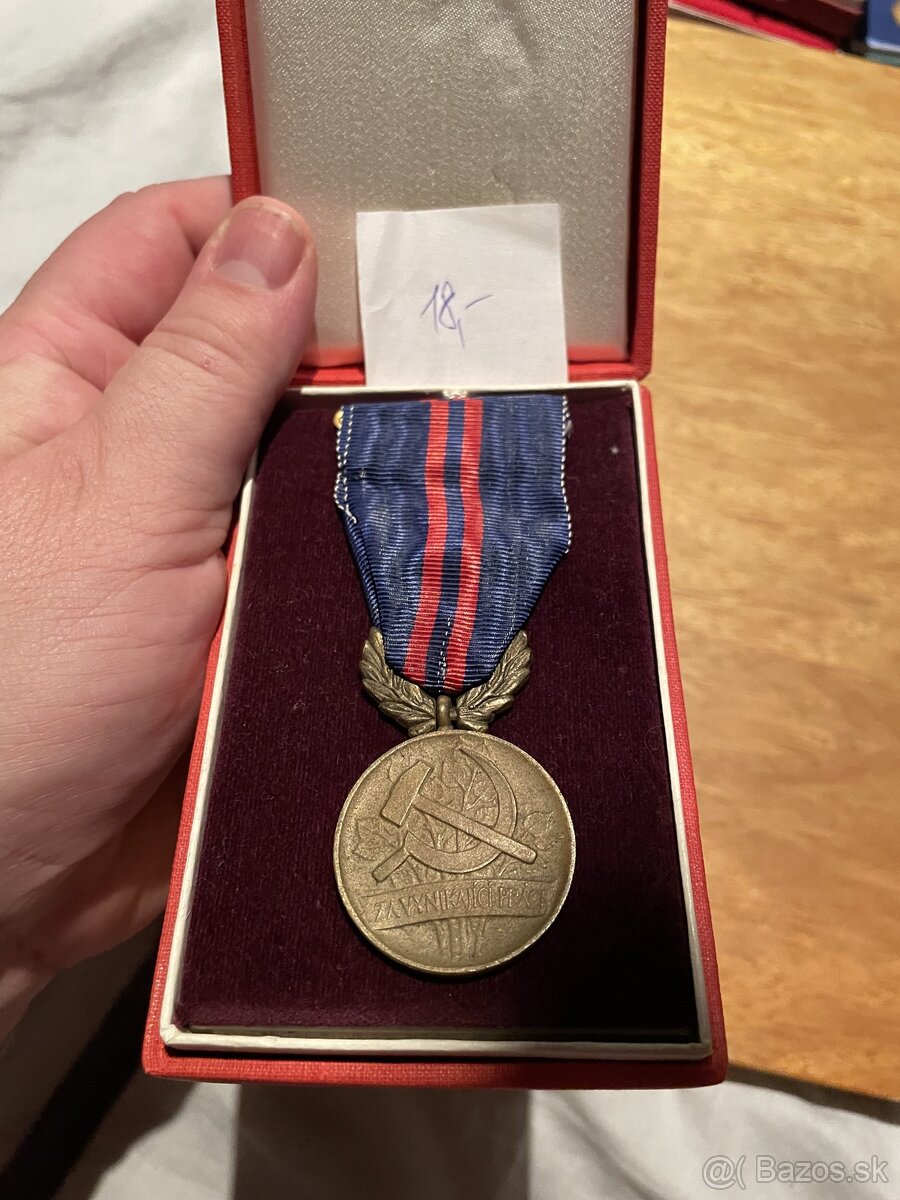 Vojenske odznaky 17 (Medajle) - 10