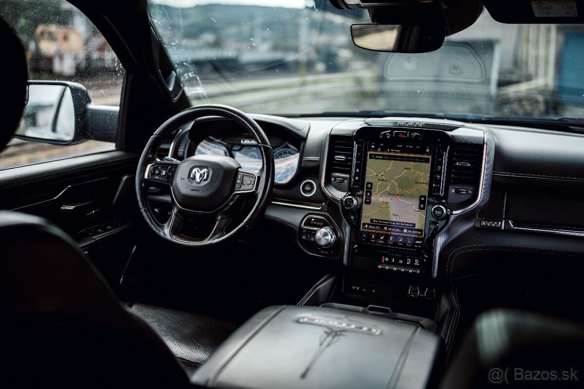 DODGE RAM 1500 Limited V8 - 10