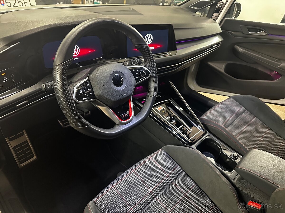 Volkswagen Golf GTI - 10