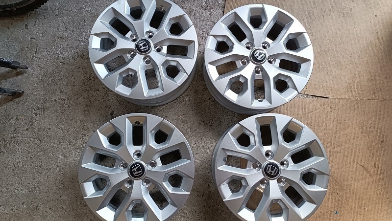 R16 dacia duster 5x114,3 mm - 10