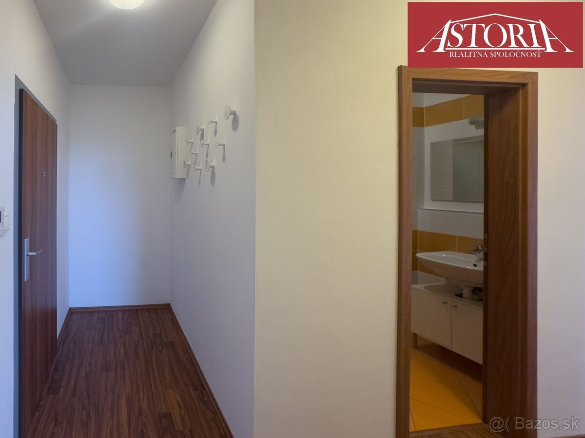 Bright 3 - room Apartment with 2 Balconies | Walking Distanc - 10