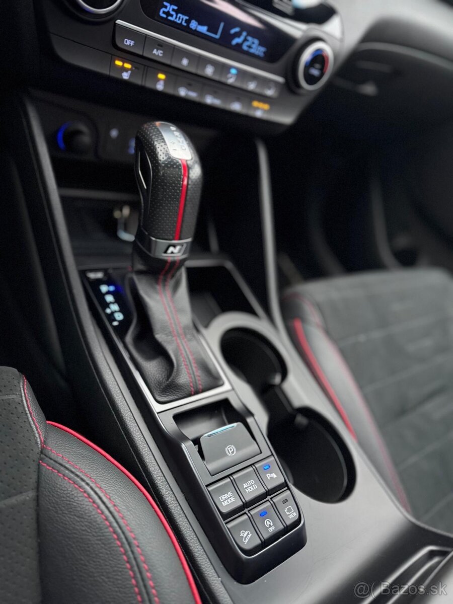 Hyundai TUCSON N-Line 2.0 CRDi 4x4 PANO - 10