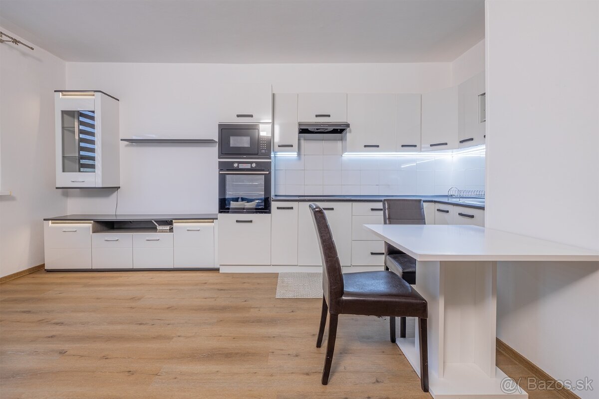 Veľký 1,5-izbový byt na Sekčove - 10