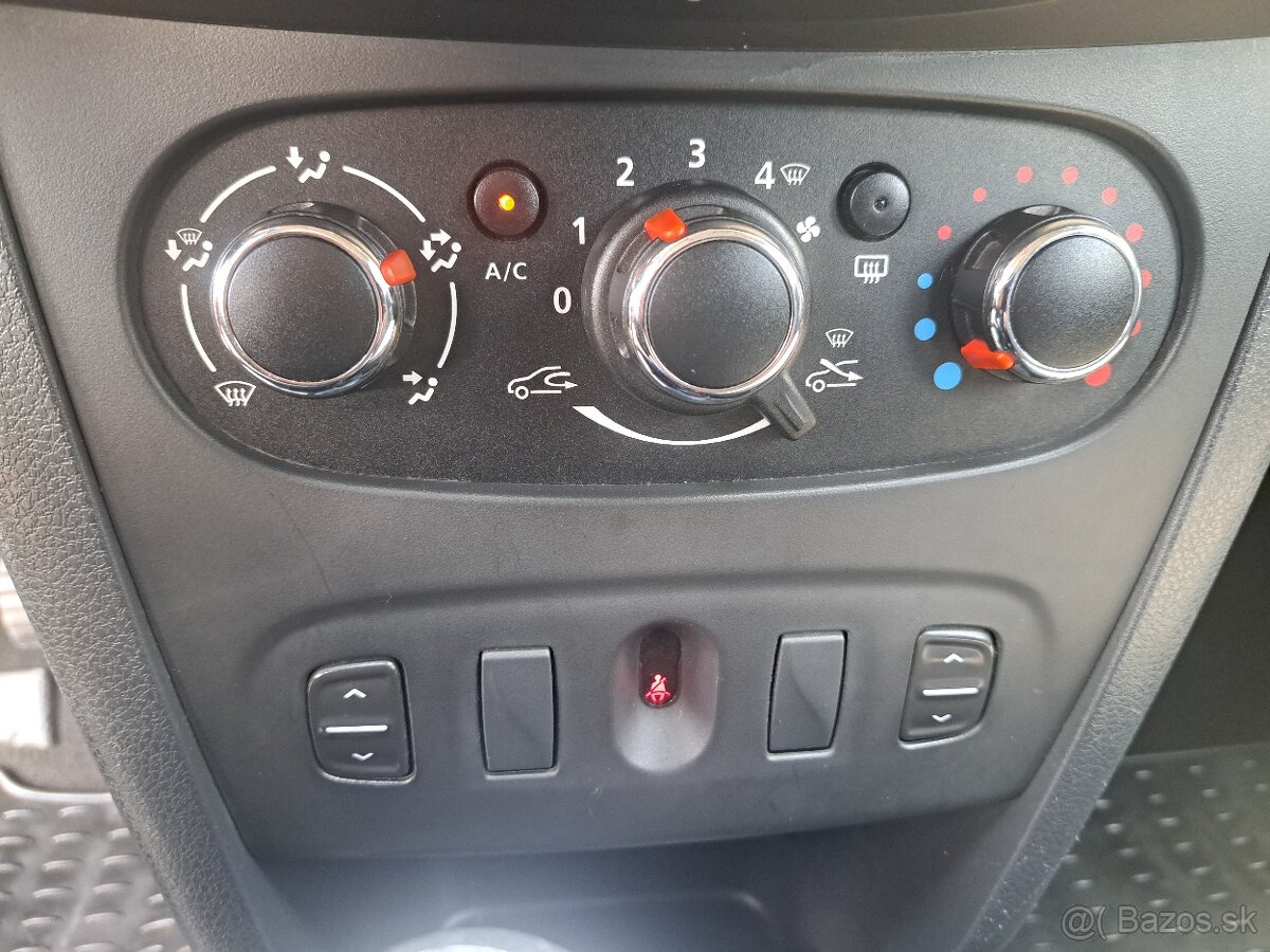 Dacia Sandero 1.2 Benzín - 10