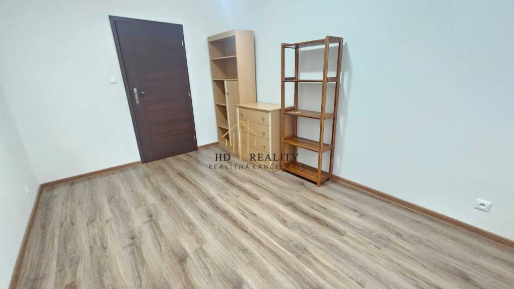 HD REALITY, Prenájom trojizbového bytu v Banskej Štiavnici - 10