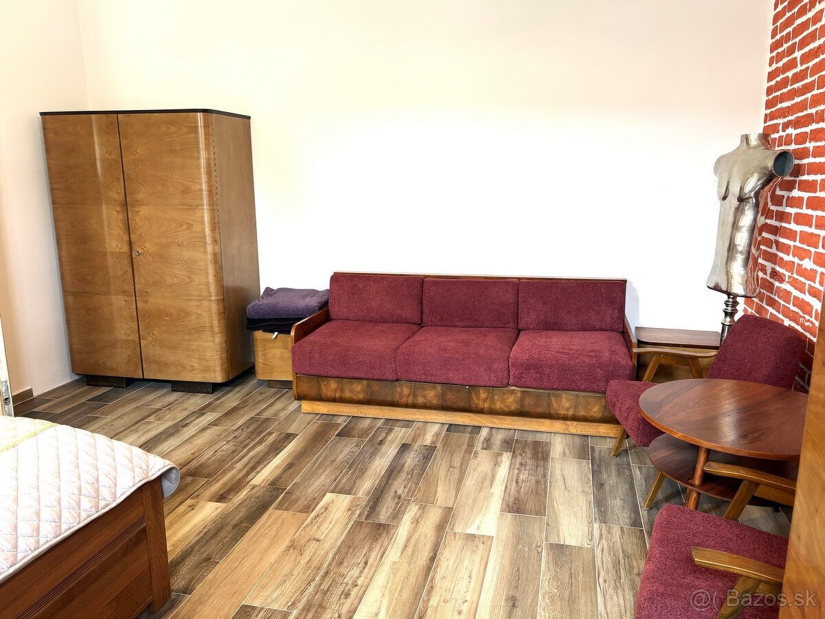 Na predaj staromestský 2-izb.byt, Nitra, priame centrum - 10