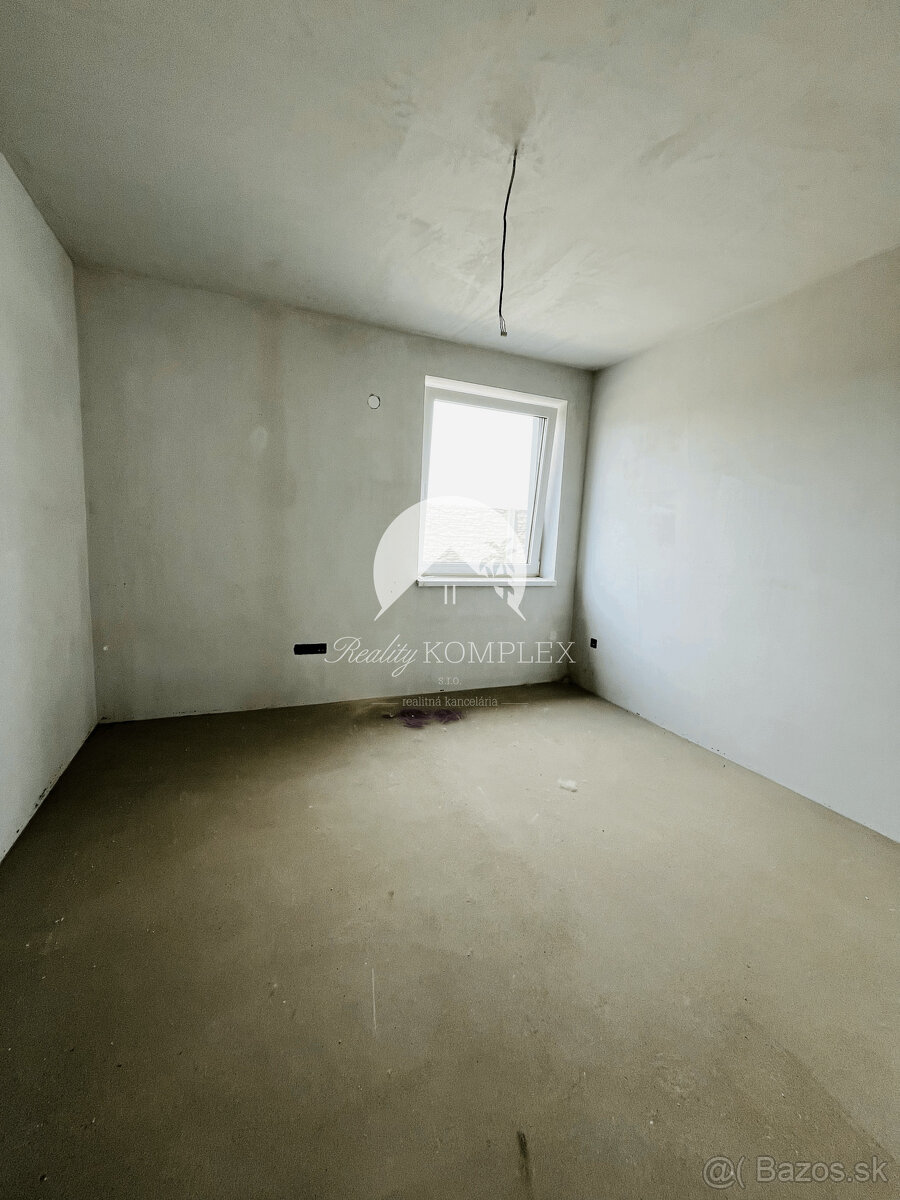 Reality KOMPLEX s.r.o. Vám ponúka na predaj priestranný a sv - 10