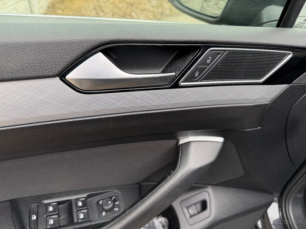 VW Passat combi EVO 2021 a dvojliter TDI - 10