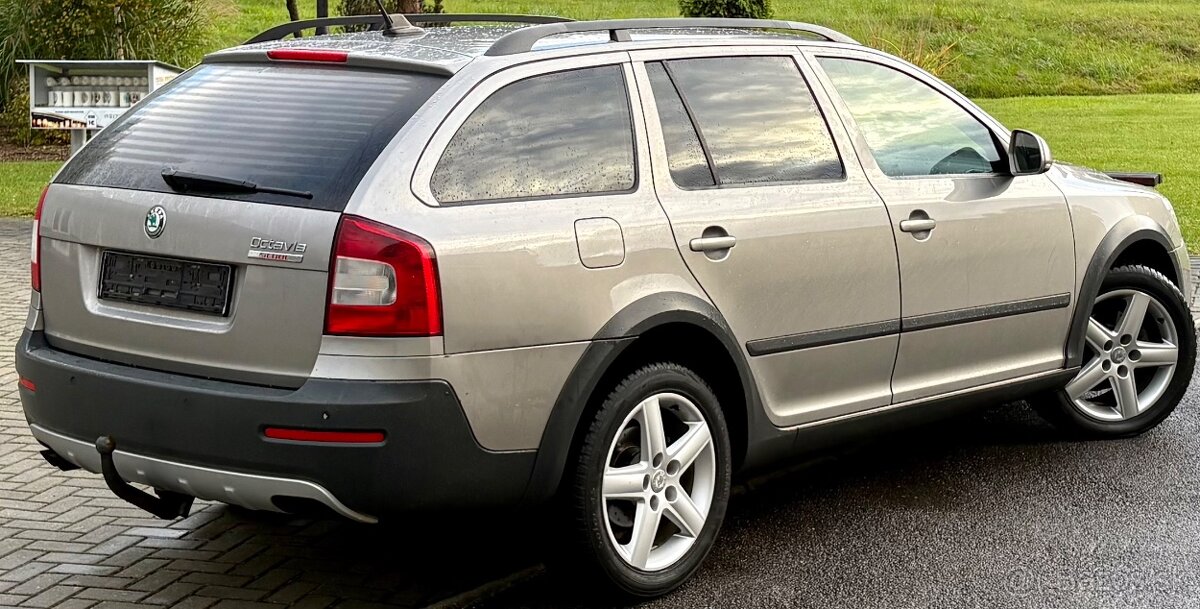Škoda Octavia 2 SCOUT 2.0 TDi 103kw 4x4 XENON VYHREV - 10