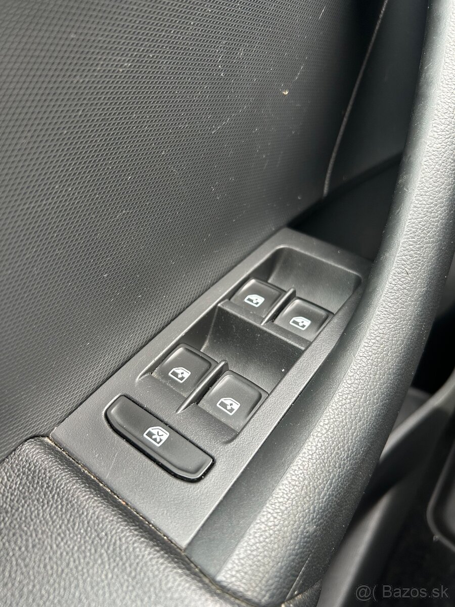 Škoda Rapid 1.0 TSI - 10