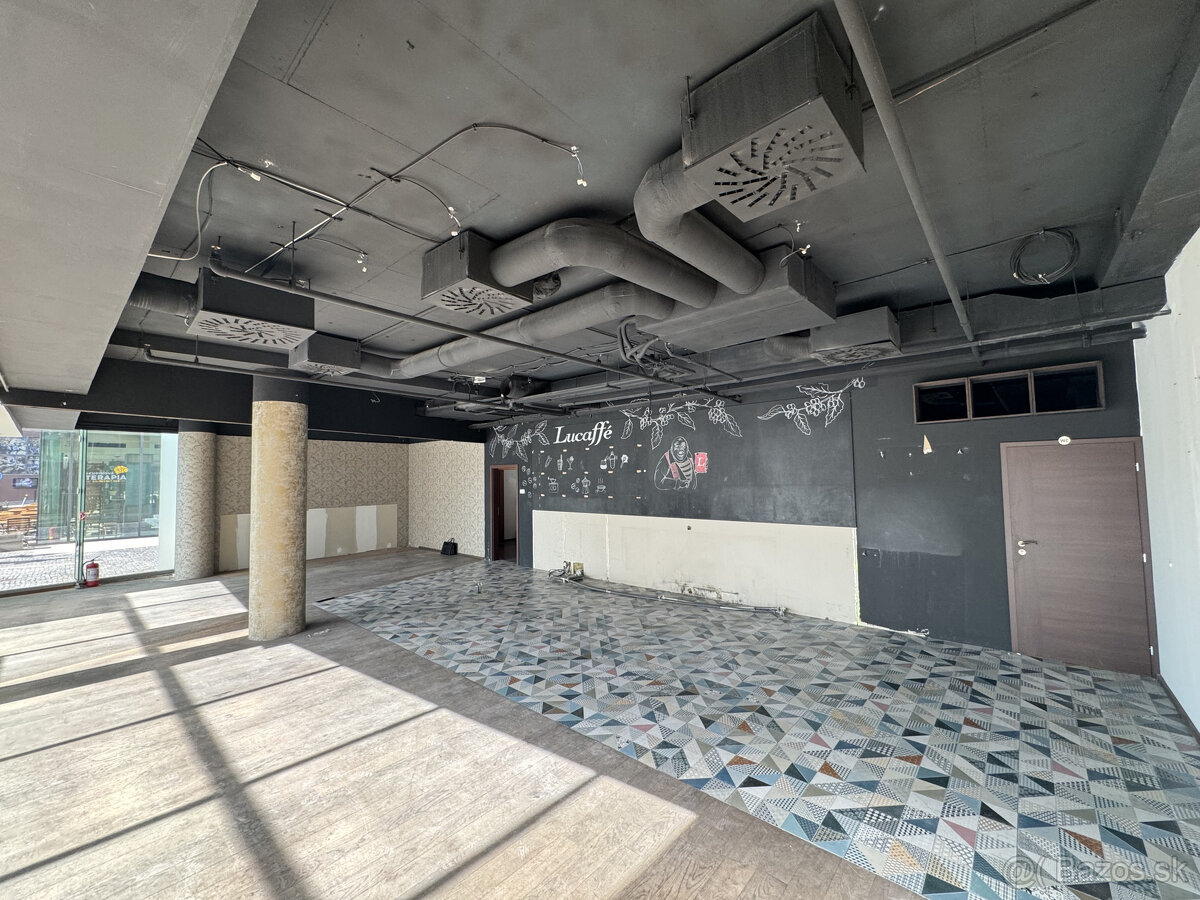 Prenájom prízemného obchodného priestoru 185 m² na prémiovej - 10