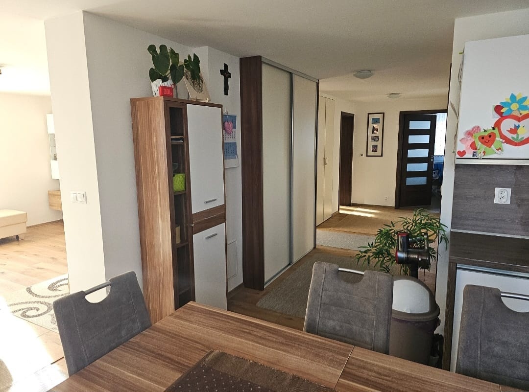 Na predaj RD s bazenom - Lipany - 10