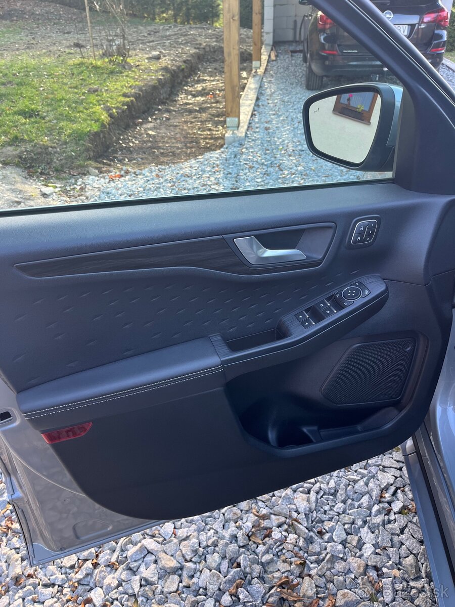 Ford Kuga PHEV Vignale - v záruke, top stav. - 10