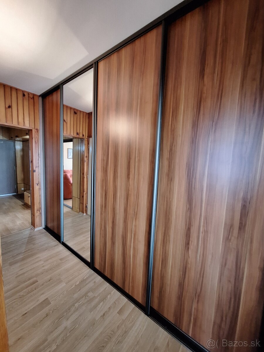 Prenájom 2 izbový byt s loggiou, sídlisko Západ, SNV - 10