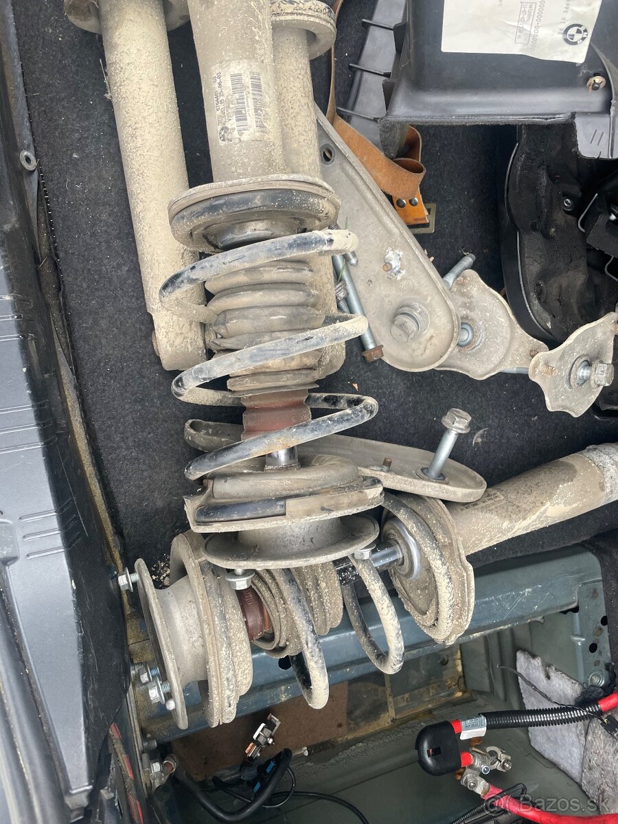 Rozpredám bmw e60 - 10