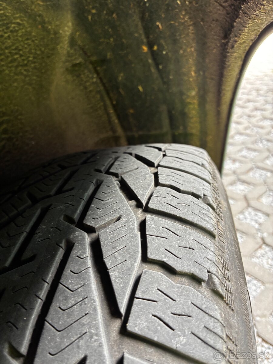 Predám tento set zimných pneu 195/65 r15 - 10