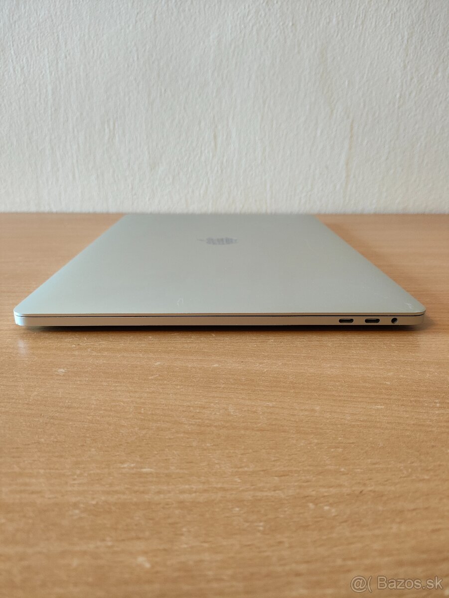 MacBook Pro 15 2018 | i7 • 32GB • 512GB SSD - 10