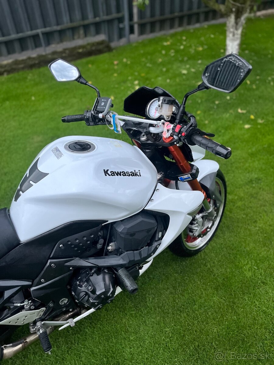 Kawasaki Z1000 - 10