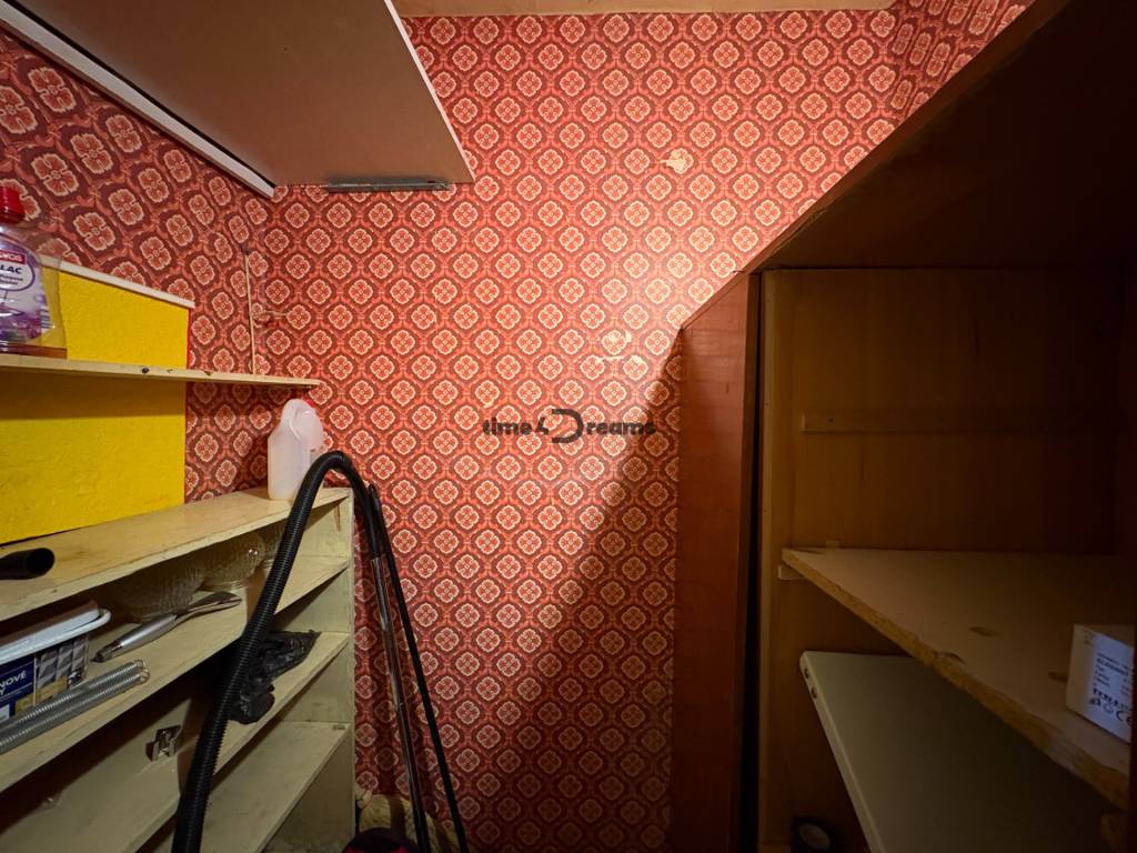 Na predaj: 3 izb.byt v CENTRE mesta + ŠATNIK + PIVNICA - 10