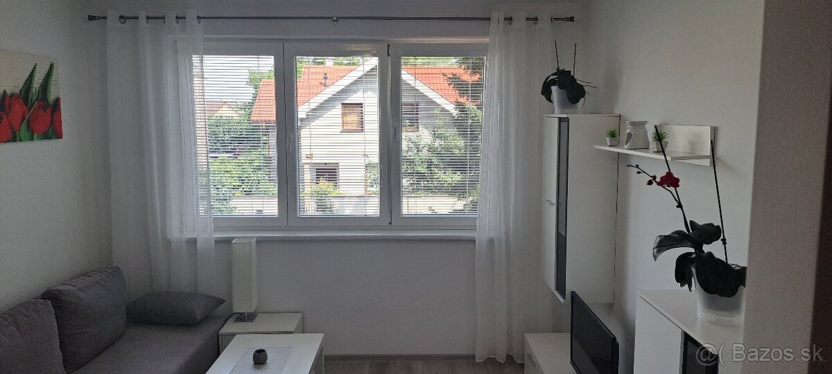 Garsónka na prenájom v Cíferi - voľné ihneď - 10