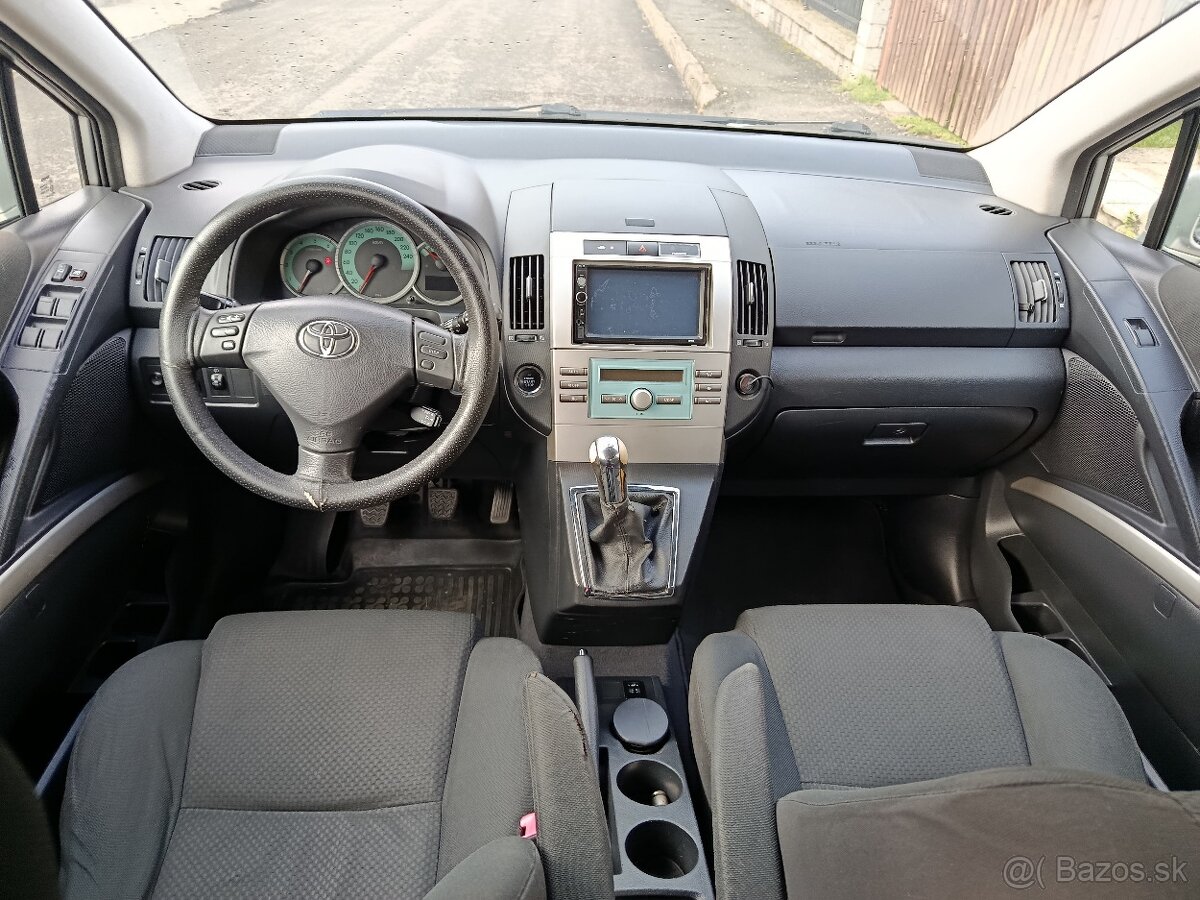 Toyota corolla verso 7-miest - 10