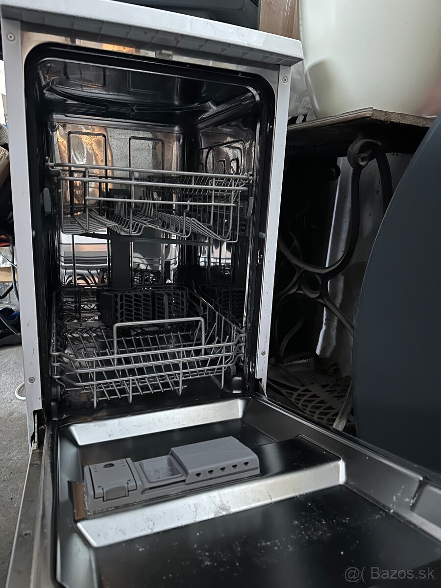 nábytok a spotrebiče - 10