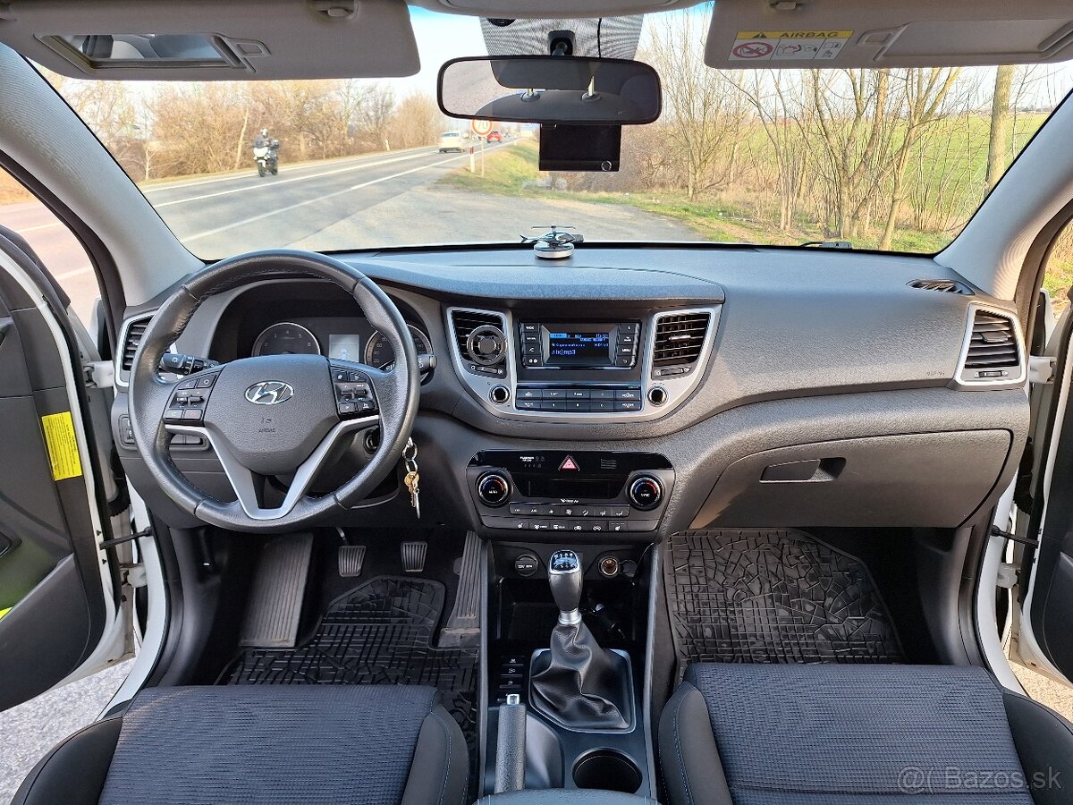 Hyundai Tucson 1.6 benzin - 10