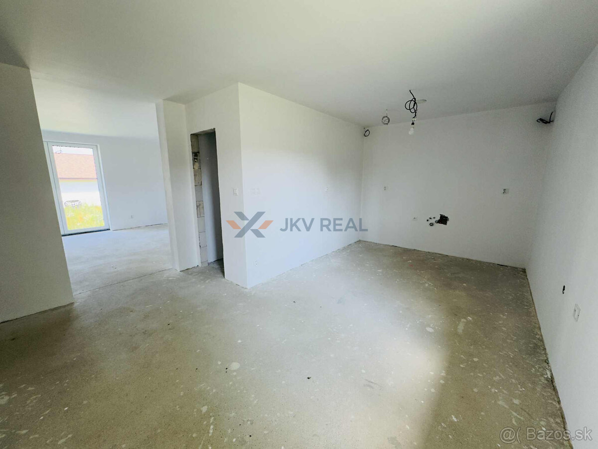 RODINNÝ DOM- 4 IZBOVÁ NOVOSTAVBA RD, 152M2, POZEMOK 950M2,VA - 10