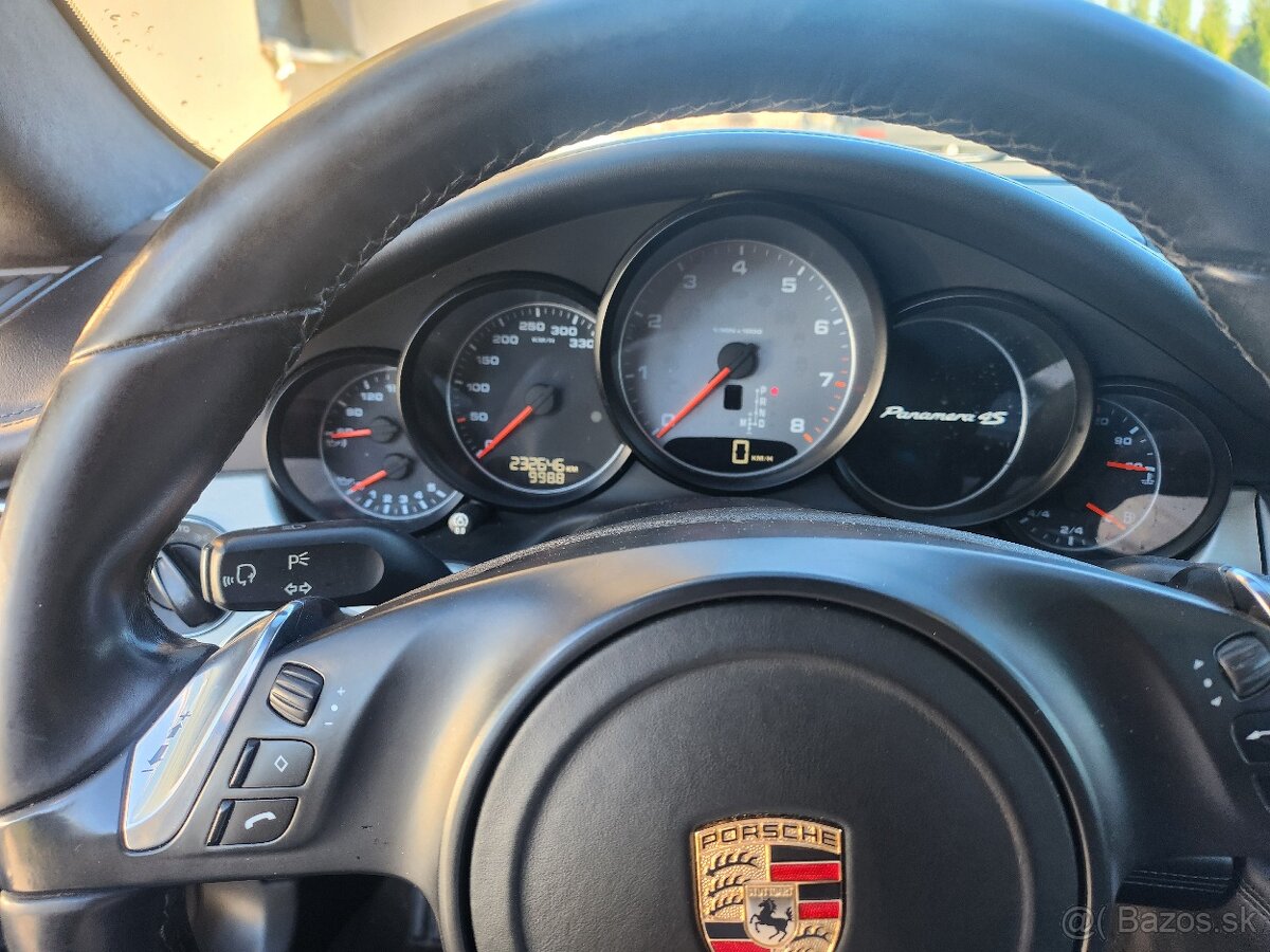 Predám porsche panamera 4s v8 - 10