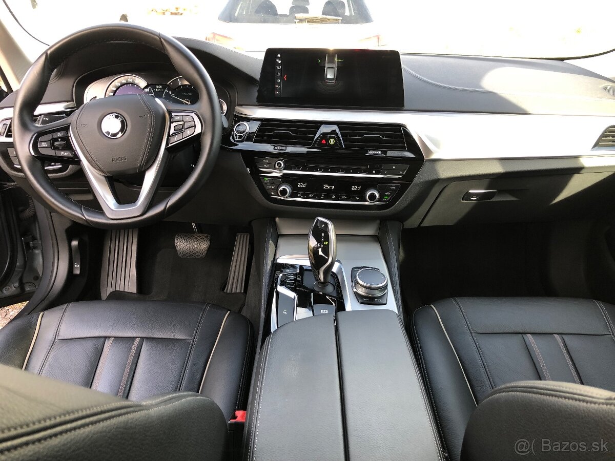 BMW 520d Touring Luxury Line - 10