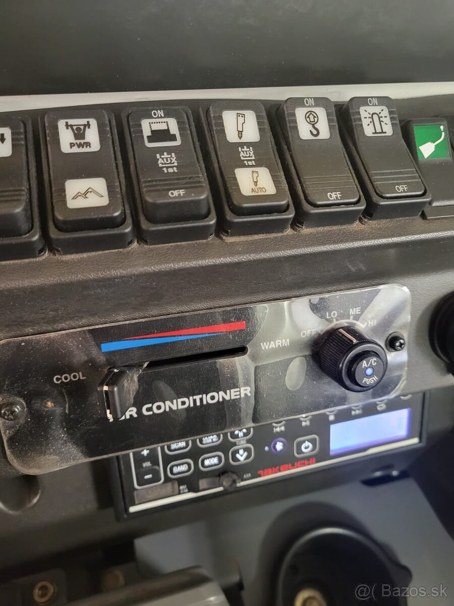 Takeuchi TB 240 - 10