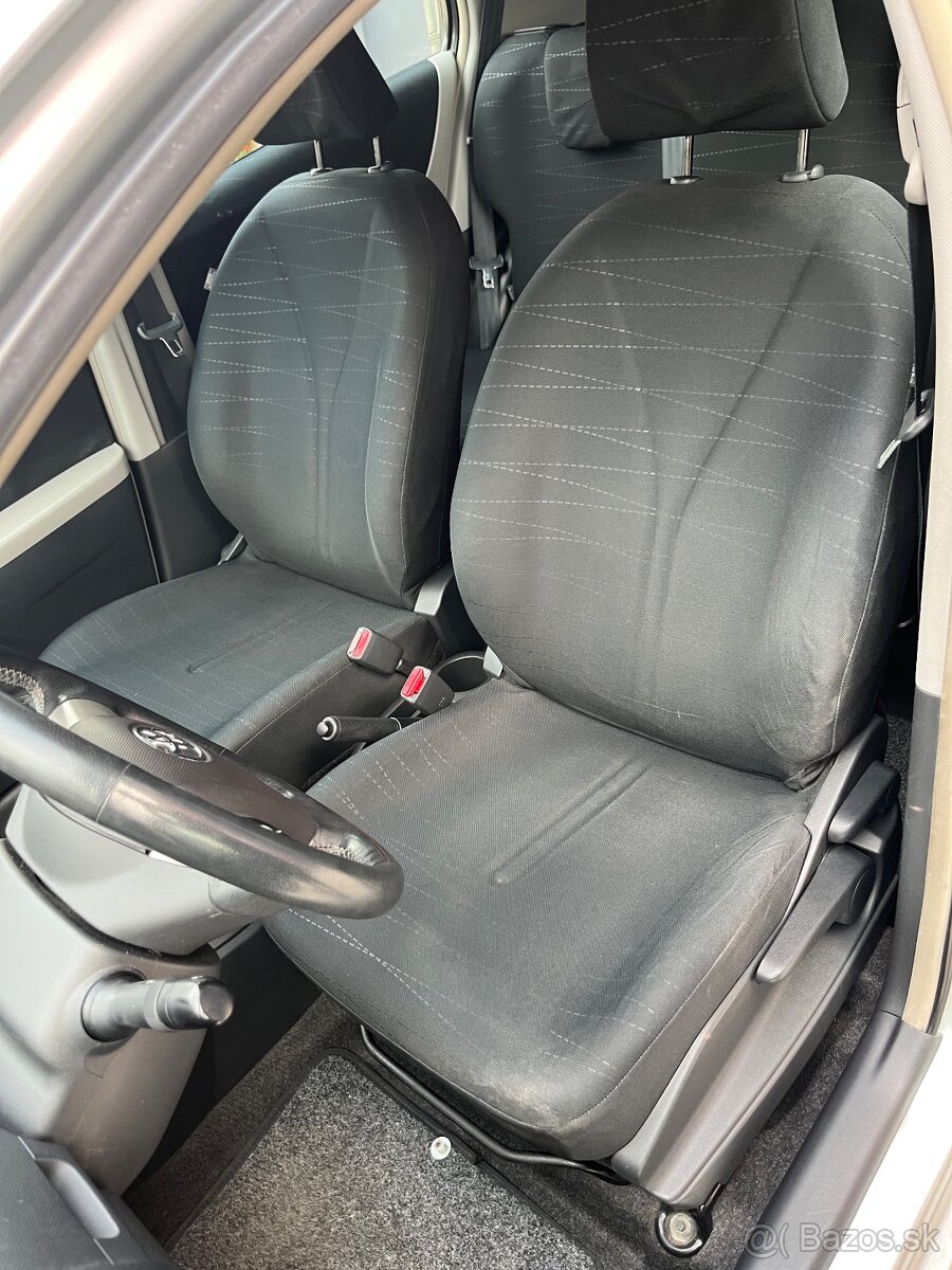 Toyota Yaris 1.3 Benzin = Klíma, 192756km Bez korozie = - 10