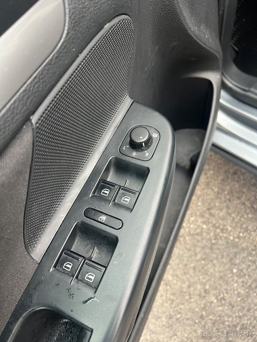 Volkswagen Golf 6 -1.6 TDi 77kW - 10