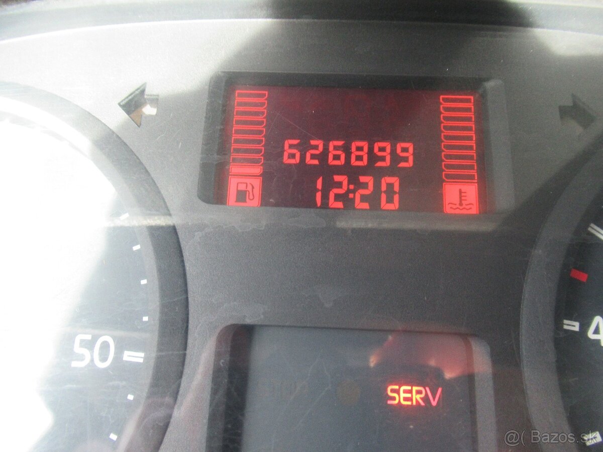 RENAULT MASTER 2,5DCI - 10