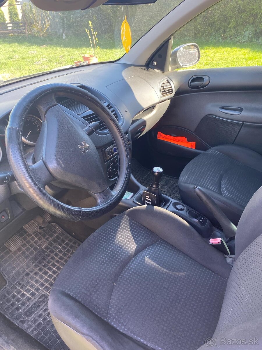 Peugeot 206+ 1.1 Magic - 10