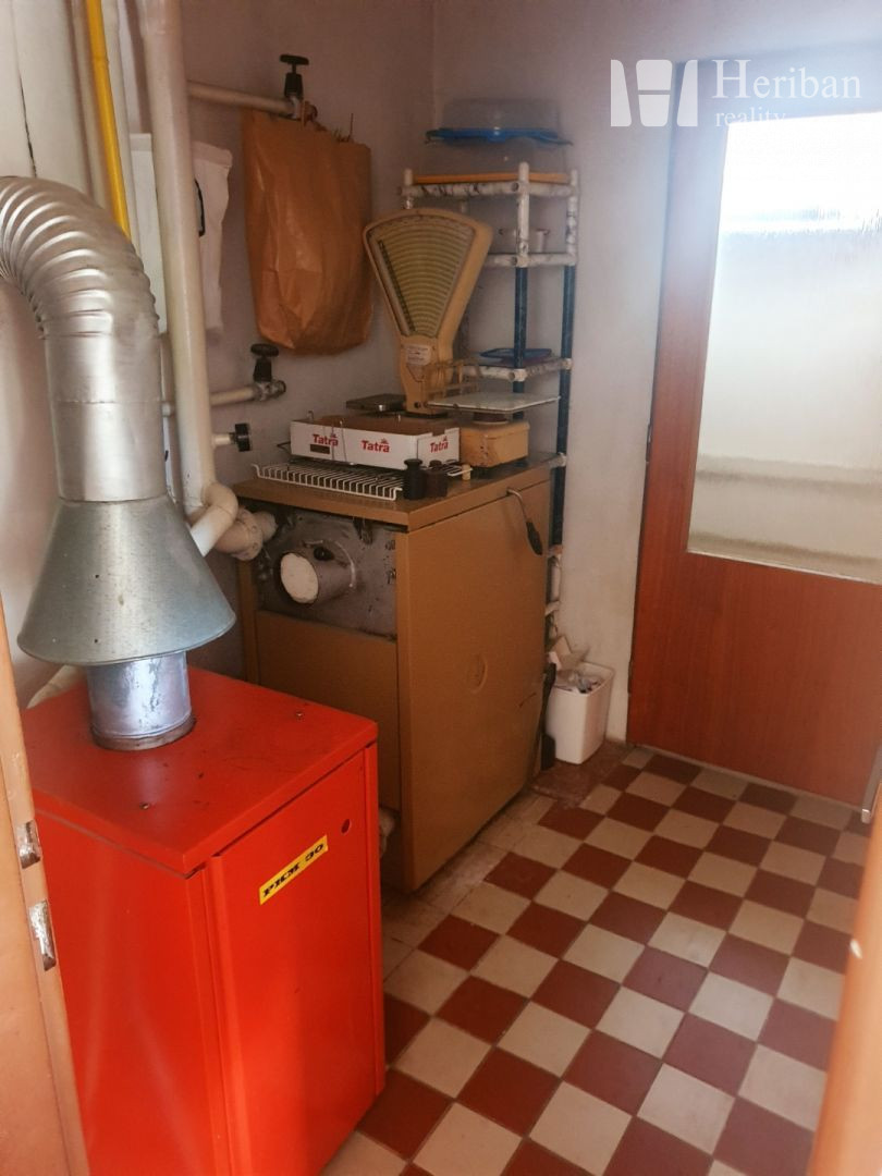 2-generačný rod.dom,12,8ár.pozemok,obec Leles-okres Trebišov - 10