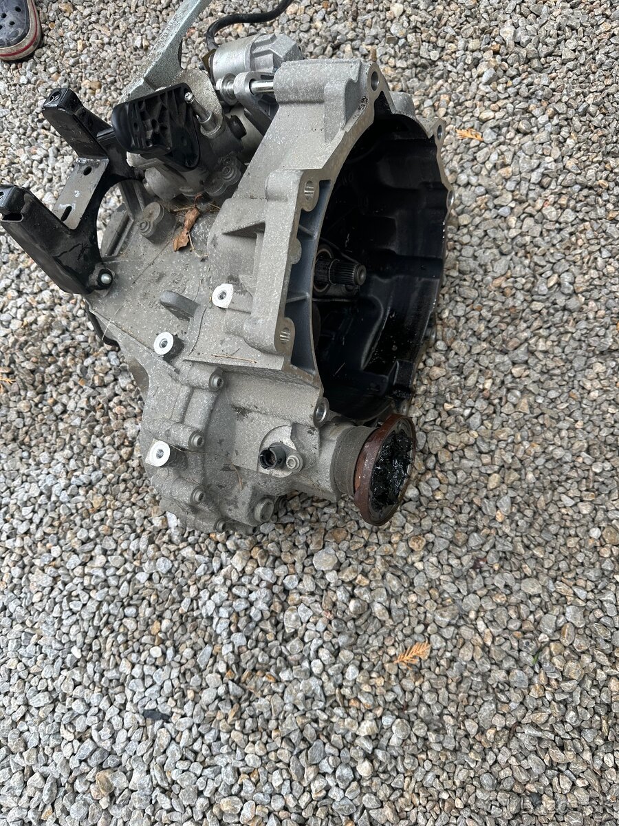 Rozpredam škoda fabia 2 1.2tsi 63kw 77kw - 10