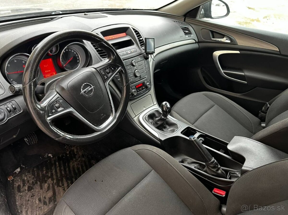 Opel Insignia 2.0 CDTI - 10