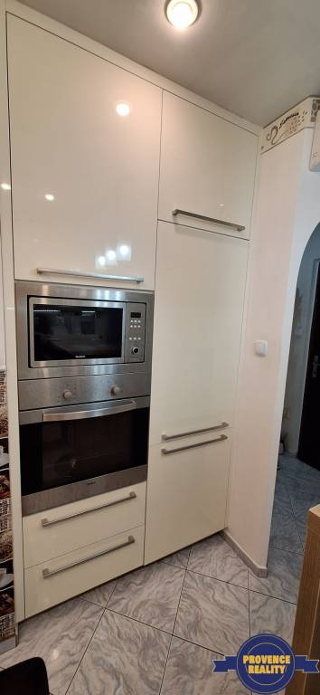 PREDAJ: 3 izbový útulný byt, kompletná rekonštrukcia - KOMÁR - 10