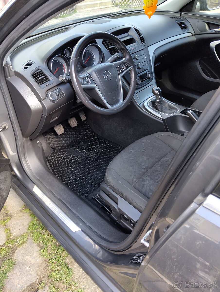 Opel Insignia 1.8 - 10