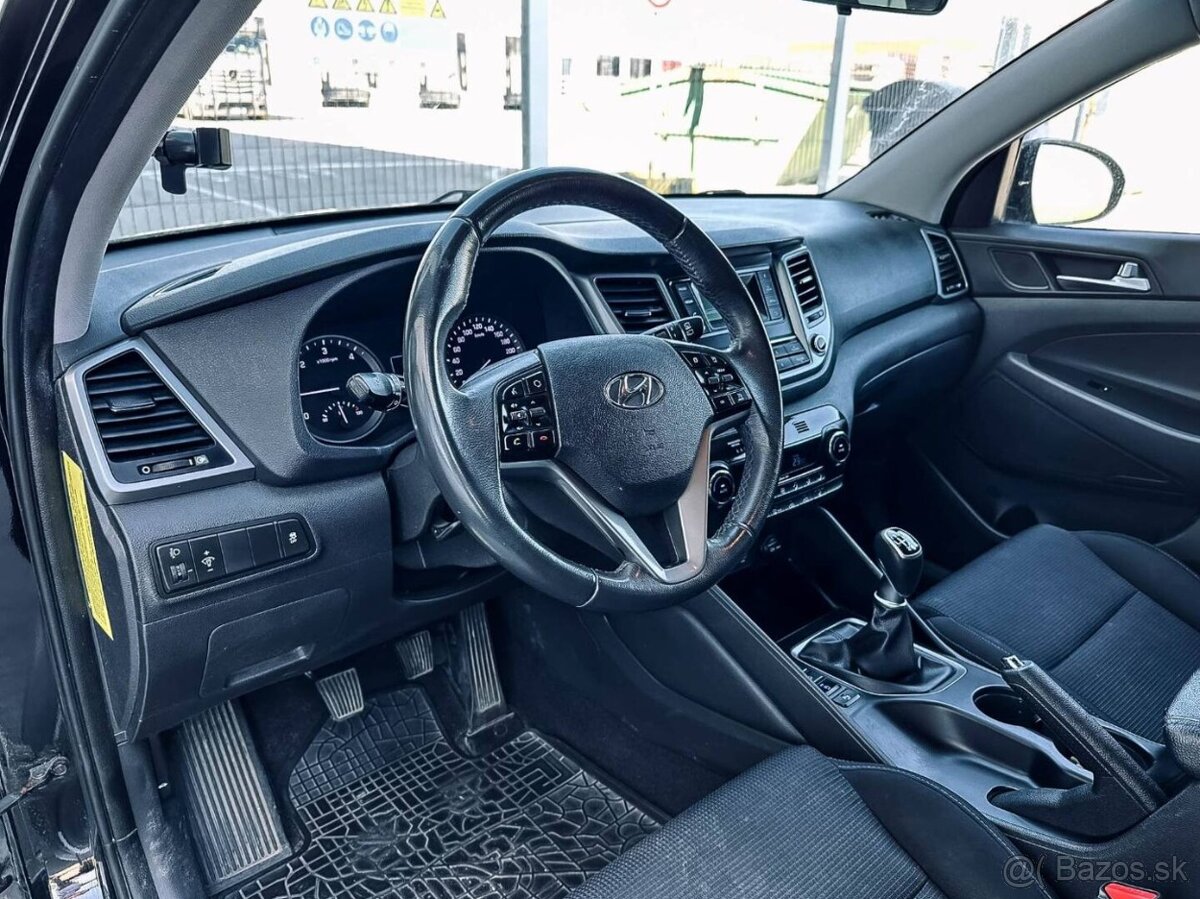 Hyundai Tucson 1.7 CRDi Family - 10