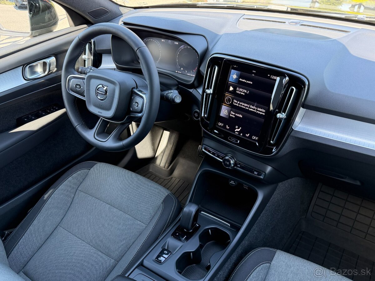Volvo XC40 1.5 T3 A/T V ZÁRUKE - 10